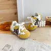 Tênis da moda para meninas 2026 primavera, outono, inverno novo modelo infantil estilo coreano poá sapatos de treino alemães com padrão de estrela sapatos casuais respiráveis