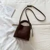 Bolso Pequeño Marrón Maillard Vintage 2026 Nuevo Bolso Cruzado Casual Versátil para Mujer Bolso de Cubo Exquisito para Llevar en la Mano