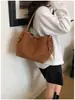 Nova coleção outono/inverno 2025: bolsa tote de grande capacidade, simples e casual, bolsa transversal versátil, estilo retrô, adequada para o trajeto diário, e pode ser carregada como bolsa de ombro