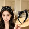 Faixa de cabelo com laço de cetim da moda, faixa de cabelo com tecido floral e xadrez estilo coreano, um acessório de cabelo estiloso que faz o rosto parecer menor
