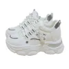 Sola grossa, que aumenta a altura, com cadarço, cabedal em couro, tênis estilo "dad shoes", nova coleção outono 2026, tênis femininos color block, casuais e confortáveis, tênis com sola macia