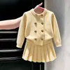 Conjunto de punto nuevo para otoño 2026 estilo coreano para niñas, cárdigan suéter elegante y falda plisada para bebé niña