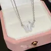 Libro Rojo Venta Caliente Explosivo Joker Exquisita Cadena para Clavícula Sencillo Temperamento Femenino Lujo Ligero Alto Sentido Acero de Titanio Collar Venta al por Mayor