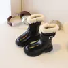 Botas finas Vanka Hougao com forro de fleece, novo estilo inverno 2026, botas Martin de cano médio para meninas, botas de princesa infantis, para crianças maiores