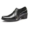 Zapatos de Cuero Retro con Tacón Alto y Punta para Hombre, Talla Grande Formal de Negocios Casuales, Zapatos Cubanos con Remaches de Moda Europea y Americana para Hombre