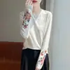 Nueva camiseta de punto bordada estilo chino con cuello redondo, capa interior versátil de manga larga para mujer, top chic estilo chino