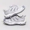 Tênis esportivos femininos super populares, novo modelo outono 2026, sapatos de trilha versáteis em malha respirável, tênis estilo pai coreano mais vendidos