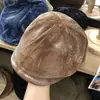 Boné Retro de Veludo Japonês para Mulheres, Boné Versátil para Afinar o Rosto Outono e Inverno, Boné de Pintor à Prova de Vento e Quente para Uso Externo