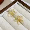 Pendientes Huecos de Flor Estilo Francés para Mujer, Pendientes de Diseño de Nicho de Lujo Ligero, Nuevo Estilo Popular 2025, Pendientes Elegantes y Exquisitos