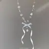 Exquisito Collar Rosa Estilo Hada de Vals con un Diseño de Nicho de Lujo Ligero, Versátil y Favorecedor, Adecuado para Todos los Tipos de Piel