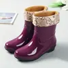 Sapatos de Água Quente Quatro Estações Cano Médio Antiderrapantes Galochas Estilo Coreano Femininas Botas de Chuva Impermeáveis Sapatos para Lavar Carro Moda Antiderrapantes Sapatos de Trabalho