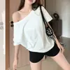 Camiseta Blanca de Verano para Mujer, Talla Grande, Hombro Descubierto Diagonal, Manga Corta, Corte Holgado que Adelgaza, Top Sexy de un Hombro