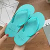 Chanclas de verano para mujer para uso en exteriores, antideslizantes, cómodas, diseño simple, adecuadas para la costa y la playa, sandalias de suela plana