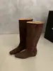 Botas de gamuza de tacón alto y punta fina, colección otoño/invierno 2026, estilo coreano retro y a la moda, diseño de nicho, efecto adelgazante, botas largas