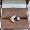 Anillo de Perla de Agua Dulce de Moda con Flores de Pintura al Óleo de Colores, Temperamento de Lujo Ligero, Joyería de Gama Alta Versátil Anillo para Mujer