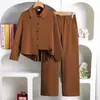 Moda Nova Primavera 2026 Camisa Solta de Manga Longa com Costas Plissadas Conjunto Casual de Calças Elásticas de Perna Larga Roupa Infantil