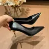 Moda Tendencia Primavera y Otoño Versátil Tacón de Aguja Negro Punta Elegante Sexy Poco Profundos de Primavera Tacones Altos Antipatadas Zapatos Individuales