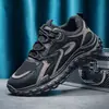 Zapatos deportivos casuales de moda para hombre, versátiles para el trabajo, otoño 2026, antideslizantes, resistentes al desgaste, zapatos de seguridad con suela de neumático, duraderos para sitios de construcción