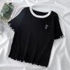 Camiseta de seda helada en contraste de estilo coreano, novedad de verano 2024, para mujer, corte entallado, manga corta, cuello redondo, estilo occidental, combina con todo.