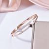 Moda Coreana Lujo Ligero Pulsera de Acero Inoxidable de Alta Gama Chapada en Diamantes Negro y Blanco Doble Pulsera de Trébol de Cuatro Hojas para Mujer