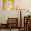 Luminária de Piso de Madeira Maciça Usada para Quarto Sala de Estar Designer Ajustável SantaTMM Estilo Wabi-Sabi Atmosfera Retrô Luminária de Mesa