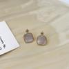 Pendientes de concha cuadrada francesa con diseño de nicho y diamantes de imitación, pendientes únicos, ligeros, elegantes y sencillos.