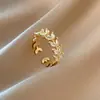 Anel de Cobre com Zircônia Inlaid de Luxo Leve, Abertura Feminina e de Alto Padrão, Anel Ajustável Super Brilhante, Estilo Ins Simples Popular