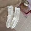 Meias de Tricô de Algodão Macio Estilo Coreano com Detalhe de Orelha de Madeira, Cor Sólida, Comprimento Médio da Panturrilha, Novidades de Outono, Meias Versáteis com Renda Doce para Mulheres