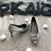 Fábrica de Sapatos Xinhao Fivela de Floco de Neve Strass Salto Alto Versátil Casamento Madrinha Banquete Bico Fino Quadrado Francês Fivela Sapatos de Salto