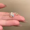 La Primavera Se Acerca, Anillos de Flor Dopamina Frescos y Coloridos, Joyería de Mariposa Tejida, Accesorios Suaves de Lujo Ligero de Nicho