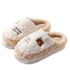 Chinelos peludos de casal para mulheres, novo estilo outono e inverno 2026, forrados com fleece, sola grossa, antiderrapantes, chinelos de algodão para casa e ambientes internos, direto do fabricante