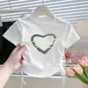 Camiseta Manga Curta 100% Algodão Puro para Meninas, Novo Estilo de Verão, Peça Versátil para Crianças, Camada Base Estilosa para Bebês e Crianças Pequenas