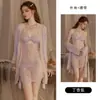 Lencería DZ temática de rosas, con un diseño transparente y seductor con tirantes, espalda descubierta, un dulce estampado floral en forma de corazón, y un conjunto de camisón y bata de malla para mujer, estilo 7336