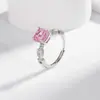 Anel Quadrado Rosa de Diamante de Alto Carbono Estilo Europeu e Americano Luxuoso Estilo de Celebridade Feminina Cor da Moda Tesouro Anel de Zircônia com Corte Flor de Gelo