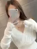 Camisa base de malha sexy com decote em V para afinar a cintura feminina, suéter estiloso e versátil para outono e inverno, blusa de manga comprida para usar por dentro ou por fora