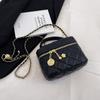 Bolso pequeño de verano para mujer, novedad de 2024, bolso de hombro portátil con diseño rómbico, bolso cruzado con cadena que combina con todo.