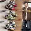 Novos Tênis Esportivos Infantis Outono/Inverno 2026 Sapatos Casuais de Algodão de Duas Camadas com Pelúcia Tênis de Treino Alemães Antiderrapantes para Meninas Tênis de Corrida para Crianças Pequenas