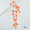 Arreglo de escena con flores artificiales, plantas trepadoras colgantes, flores falsas terminadas para paisajismo decorativo, flores hechas a mano para decoración de techo de escena de boda