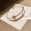 Pulseira Flor de Zircônia Banhada a Ouro 18K Real Estilo Coreano Exquisite Pulseira Estilo Ins para Mulheres Joias de Luxo Leve High-End Atacado