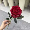 Rosa de Veludo Simulada Individual para Casa Casamento Dia dos Namorados Decoração de Parede de Flores em Cascata Vermelha Artificial Falsa Feita à Mão