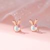 Pendientes de conejo pequeños para mujer, de moda, ligeros, de lujo, de nicho, con forma de conejo del zodiaco, accesorios para estudiantes que viajan a diario, nueva moda.