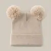 Chapéu de Tricô Espesso e Quente para Outono e Inverno com Logotipo Personalizado, Chapéu de Tricô à Prova de Vento e Resistente ao Frio para Uso Externo com Pompons Duplos para Mulheres