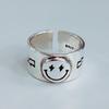 Versión coreana del anillo de estrella de cinco puntas rayo plateado Mori Thai moda personalidad retro Sonrisa Dorada Anillo abierto venta al por mayor