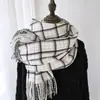 Cachecol Xadrez Retrô para Mulheres Inverno Cachecol de Imitação de Caxemira Presente para Dia da Estudante Inverno Franja Versátil