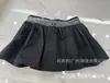 Conjunto patchwork estilo MIU de Shenzhen Nanyou: conjunto de jaqueta com forro de pele de carneiro + saia, uma coleção outono/inverno jovem e versátil, um novo produto transfronteiriço