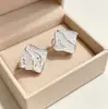 Temperamento Floral Suave, Brincos Únicos, Design Doce Japonês e Coreano, Brincos de Tarraxa com Zircônia Leve Luxo Pérola, Tendência de Moda Personalizada
