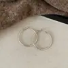 Pendientes de Aro Lisos Grandes de Plata para Mujer, Pendientes Statement Versátiles de Lujo de Gama Alta de Nicho, Accesorios de Otoño e Invierno