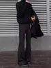Pantalones de corte ligeramente acampanado y caída para hombre Cleanfit con diseño de pliegues, pantalones rectos extralargos para personas altas