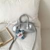 Bolso de Mano de Alta Gama de Color Sólido Nuevo de Primavera y Verano Bolso Bandolera de PU con Sensación de Alta Gama para Mujer Bolso Baguette Nicho Casual Combinable
