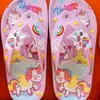 Sandalias y pantuflas infantiles de PVC estampadas 2025 chanclas de dibujos animados para niñas chanclas de playa antideslizantes para niños al por mayor